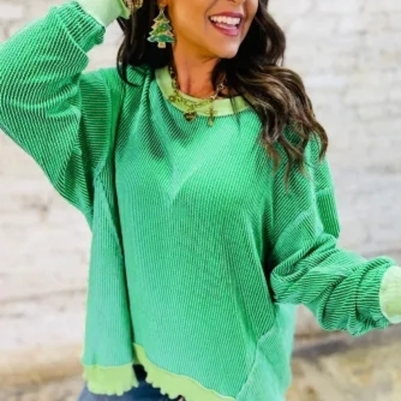Vibrant Two Tone Green Oversized Knit Top Size Medium NWOT - Picture 3 of 14